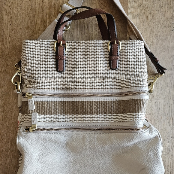 Large Fossil Foldover Purse-Basket Weave- Neutral Colors- Handbag, Crossbody - Picture 10 of 12